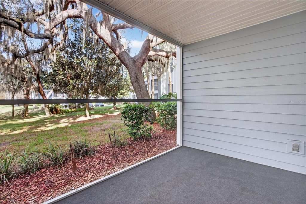 Image 27 of property listing at 2532 GRASSY POINT DRIVE 106, Lake Mary, FL 32746