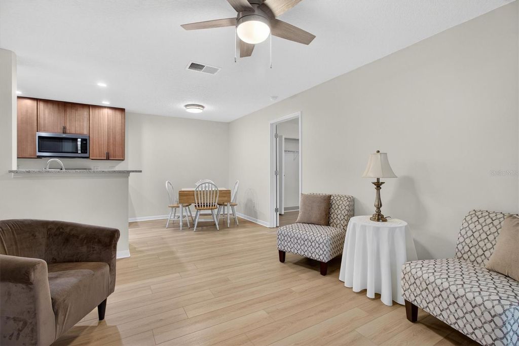 Image 7 of property listing at 2532 GRASSY POINT DRIVE 106, Lake Mary, FL 32746