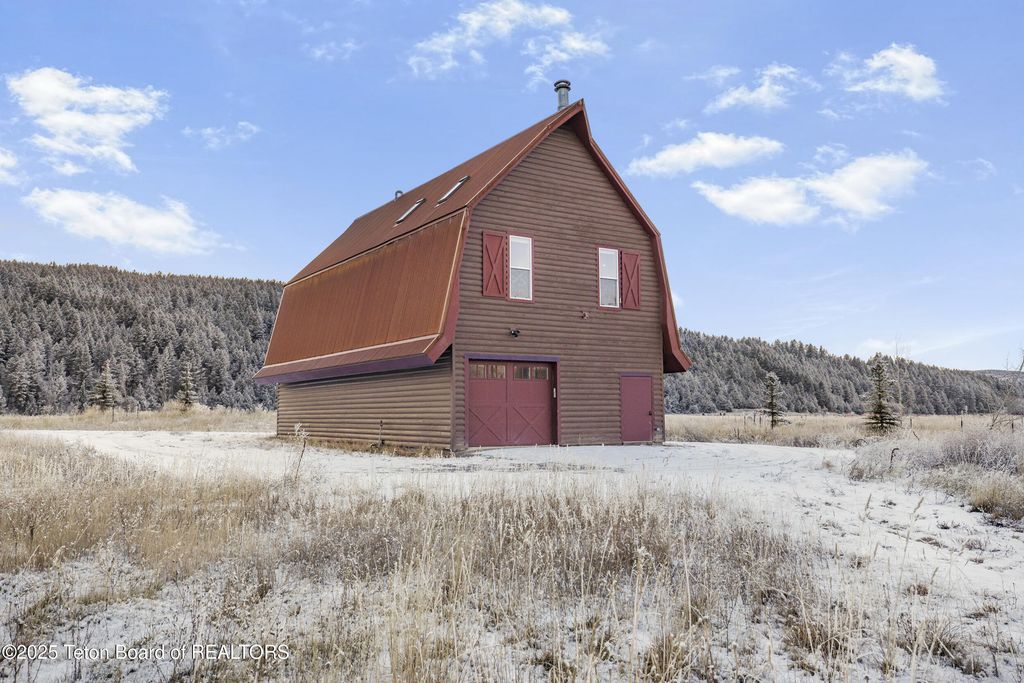 863 SNAKE RIVER Road, Swan Valley, ID 83449 photo 7