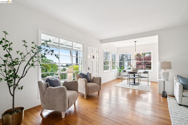 4200 Mountain View Ave, Oakland, CA 94605