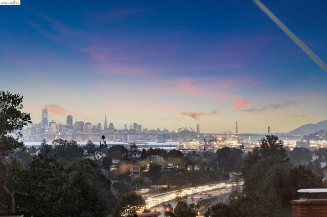 4200 Mountain View Ave, Oakland, CA 94605