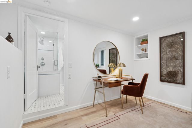 4200 Mountain View Ave, Oakland, CA 94605