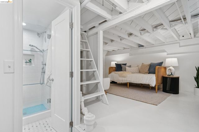 4200 Mountain View Ave, Oakland, CA 94605