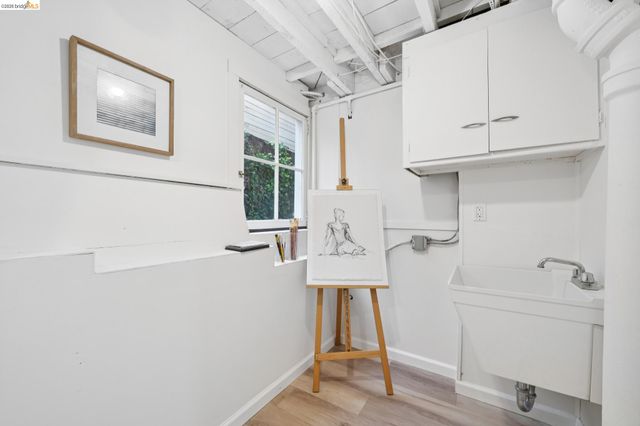 4200 Mountain View Ave, Oakland, CA 94605