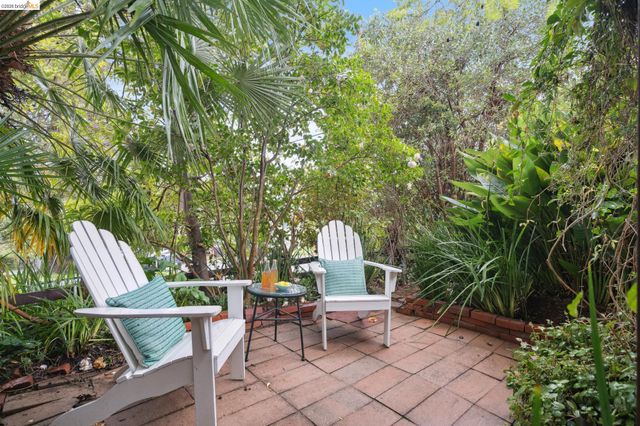 4200 Mountain View Ave, Oakland, CA 94605