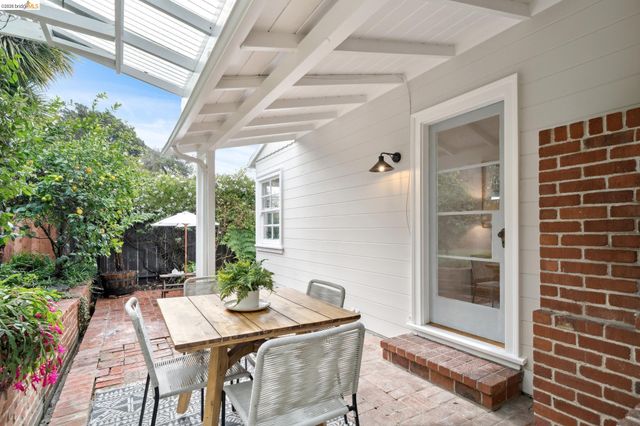 4200 Mountain View Ave, Oakland, CA 94605