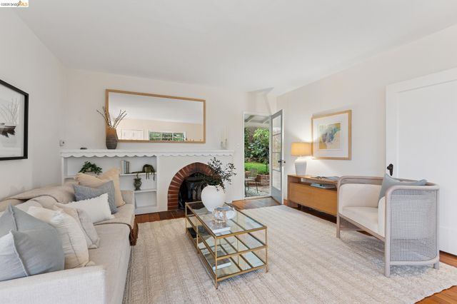 4200 Mountain View Ave, Oakland, CA 94605