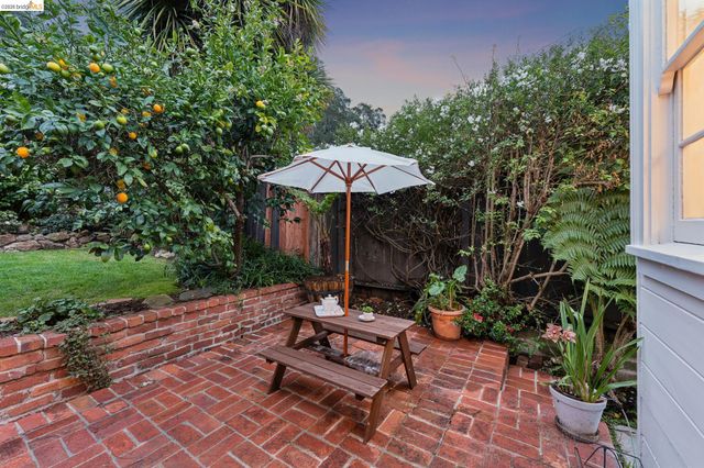 4200 Mountain View Ave, Oakland, CA 94605