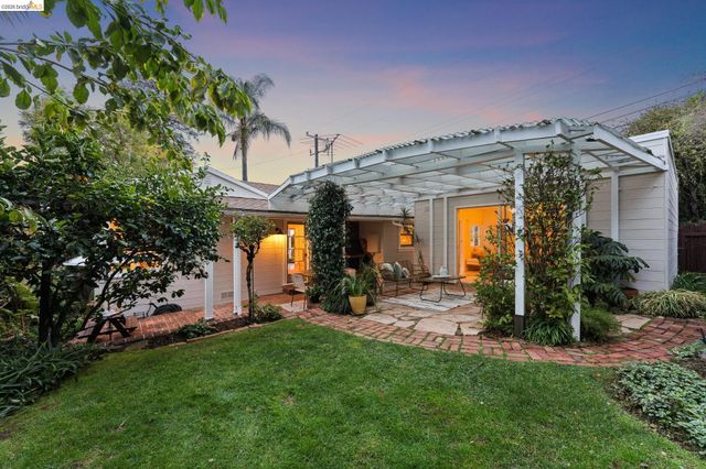 4200 Mountain View Ave, Oakland, CA 94605