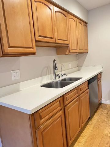 3001 Los Prados Street 104, San Mateo, CA 94403