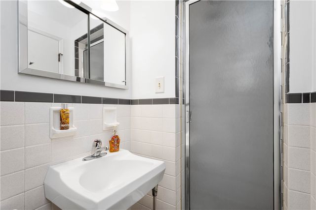 1119 Sarah St, Bethel Park, PA 15102