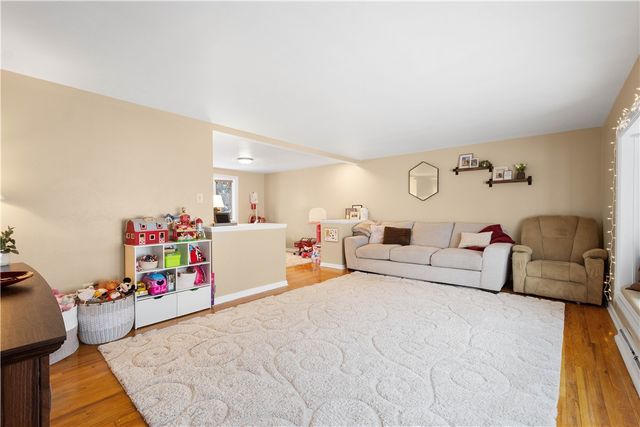 1119 Sarah St, Bethel Park, PA 15102