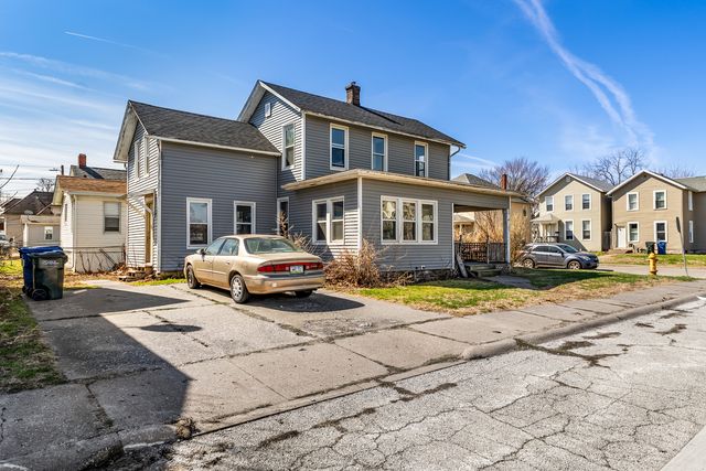 323 W 16th Street, Davenport, IA 52803