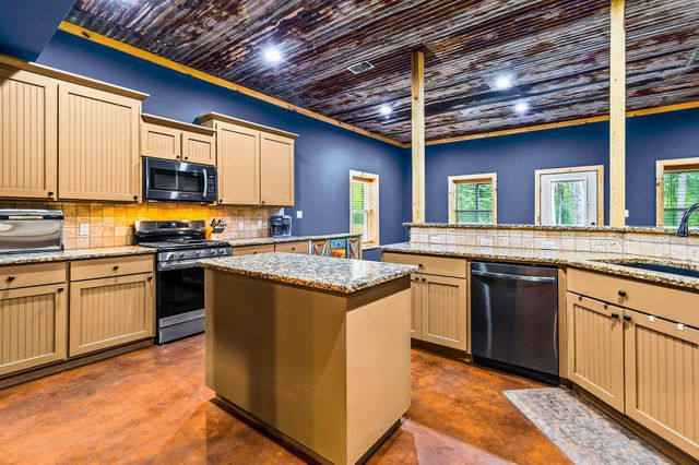 807 Whitehead Drive, Diboll, TX 75941