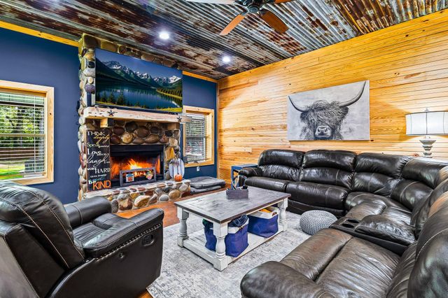 807 Whitehead Drive, Diboll, TX 75941