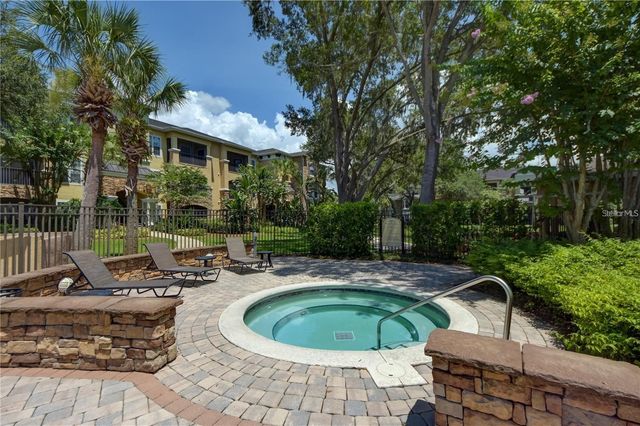 2407 COURTNEY MEADOWS COURT 104, Tampa, FL 33619