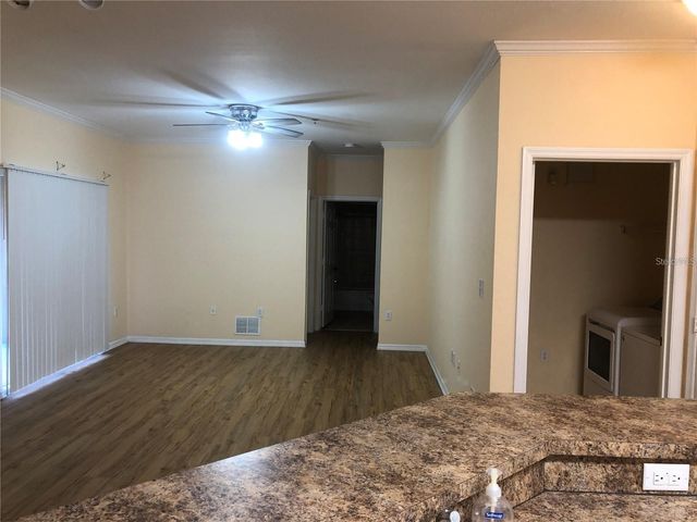 2407 COURTNEY MEADOWS COURT 104, Tampa, FL 33619