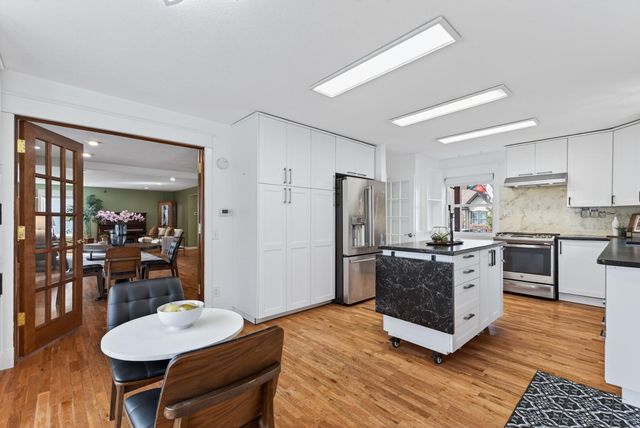 2114 Queen Avenue N, Minneapolis, MN 55411