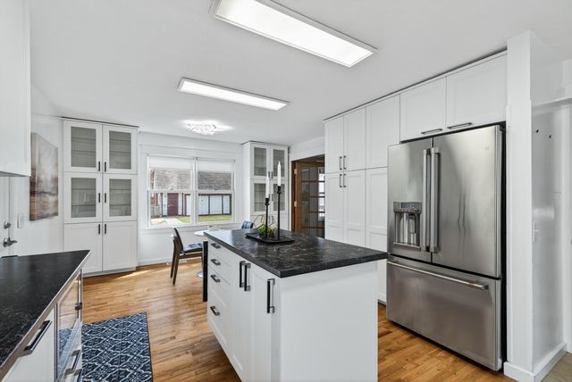 2114 Queen Avenue N, Minneapolis, MN 55411