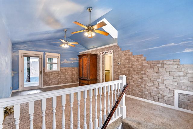 2114 Queen Avenue N, Minneapolis, MN 55411