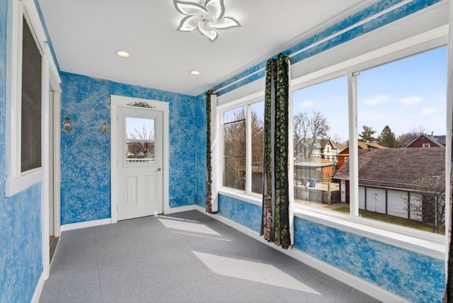 2114 Queen Avenue N, Minneapolis, MN 55411