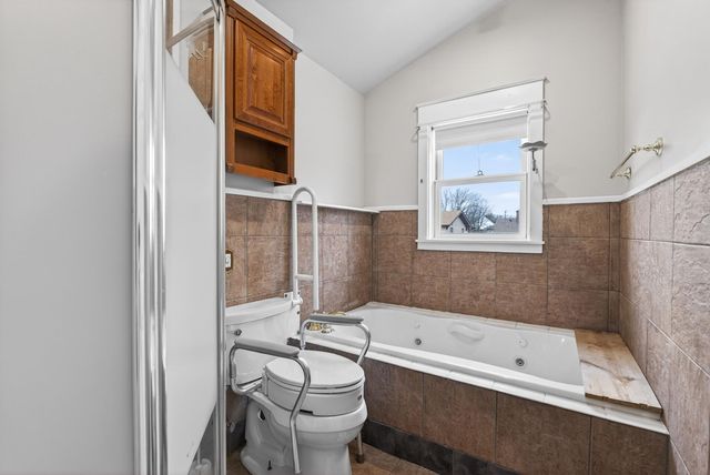 2114 Queen Avenue N, Minneapolis, MN 55411