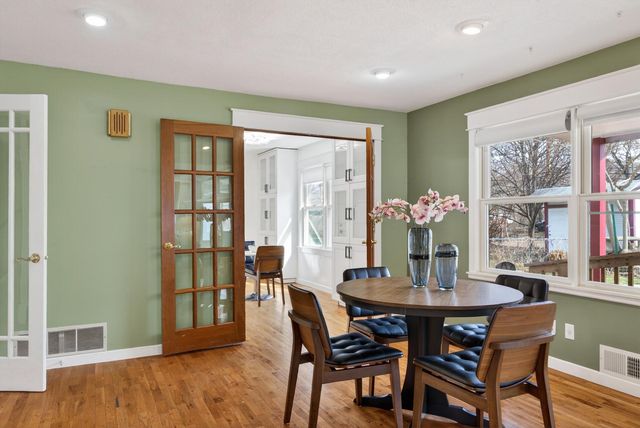 2114 Queen Avenue N, Minneapolis, MN 55411