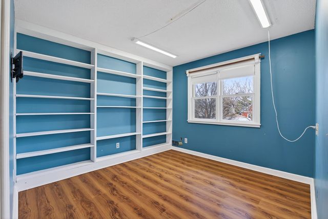 2114 Queen Avenue N, Minneapolis, MN 55411