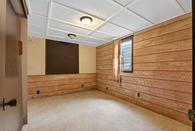 2114 Queen Avenue N, Minneapolis, MN 55411