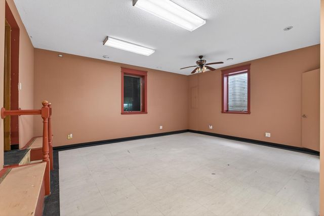 2114 Queen Avenue N, Minneapolis, MN 55411