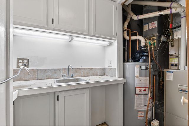 2114 Queen Avenue N, Minneapolis, MN 55411