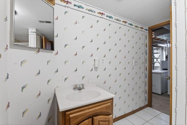 2114 Queen Avenue N, Minneapolis, MN 55411