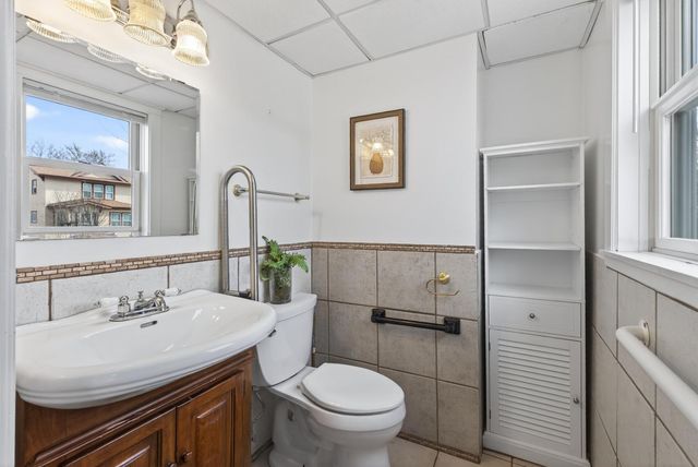 2114 Queen Avenue N, Minneapolis, MN 55411