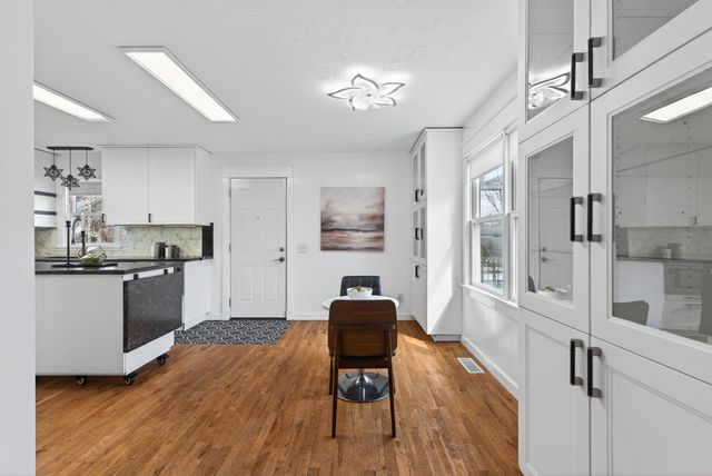 2114 Queen Avenue N, Minneapolis, MN 55411