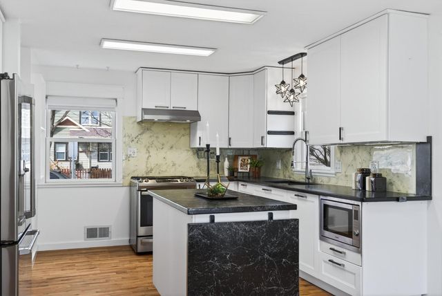 2114 Queen Avenue N, Minneapolis, MN 55411