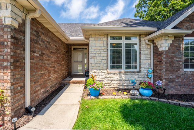 883 Dustin Lane, Nixa, MO 65714