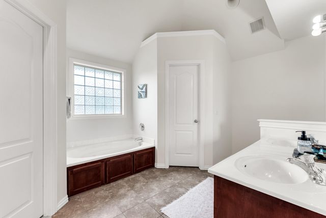 883 Dustin Lane, Nixa, MO 65714