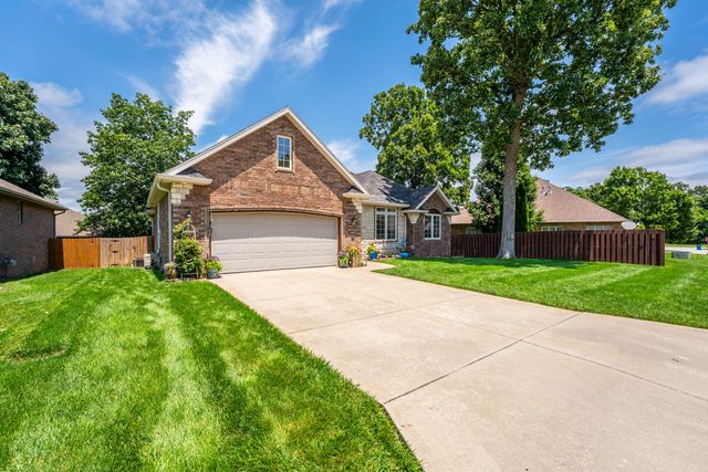 883 Dustin Lane, Nixa, MO 65714