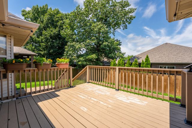 883 Dustin Lane, Nixa, MO 65714