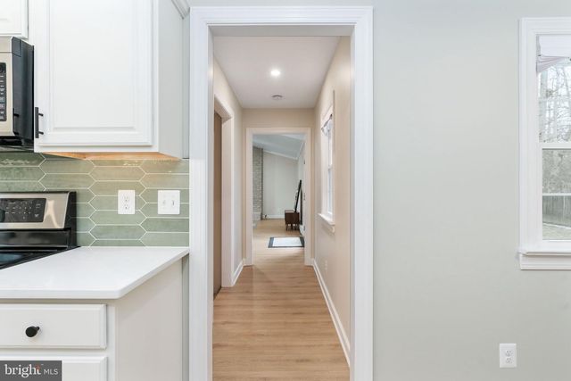 8 PATRICK HENRY ST, Fredericksburg, VA 22405