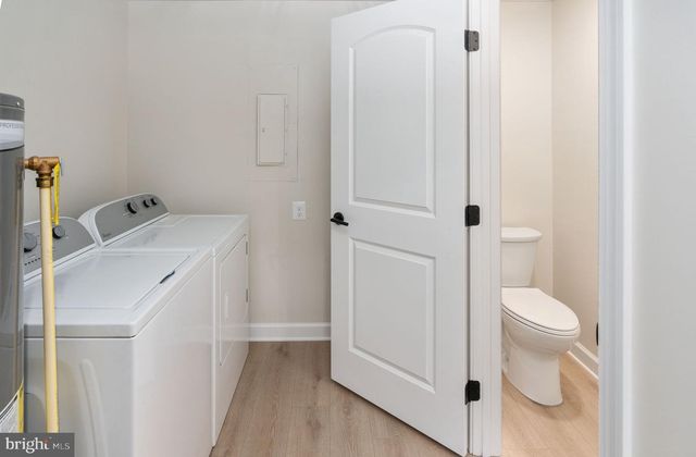 8 PATRICK HENRY ST, Fredericksburg, VA 22405