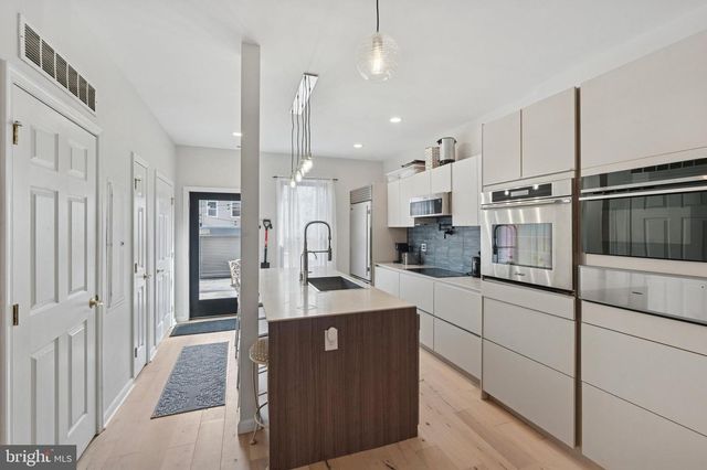 759 S JUNIPER ST, Philadelphia, PA 19147