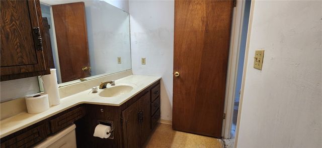 2801 Silvercliff Drive, Dayton, OH 45449