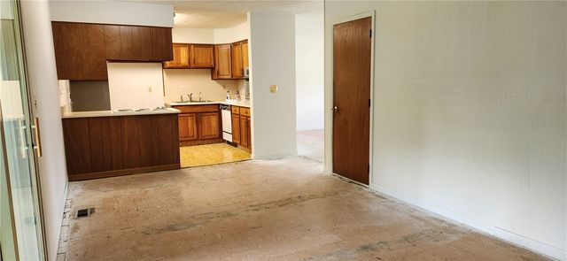 2801 Silvercliff Drive, Dayton, OH 45449