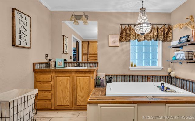 19515 Crowson, Madill, OK 73446