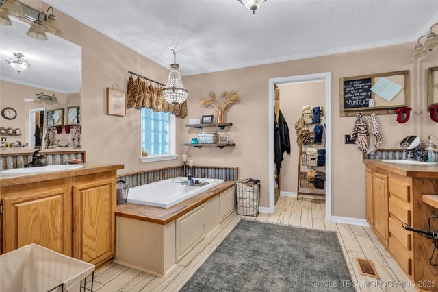 19515 Crowson, Madill, OK 73446