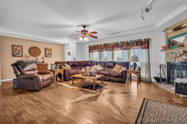 19515 Crowson, Madill, OK 73446