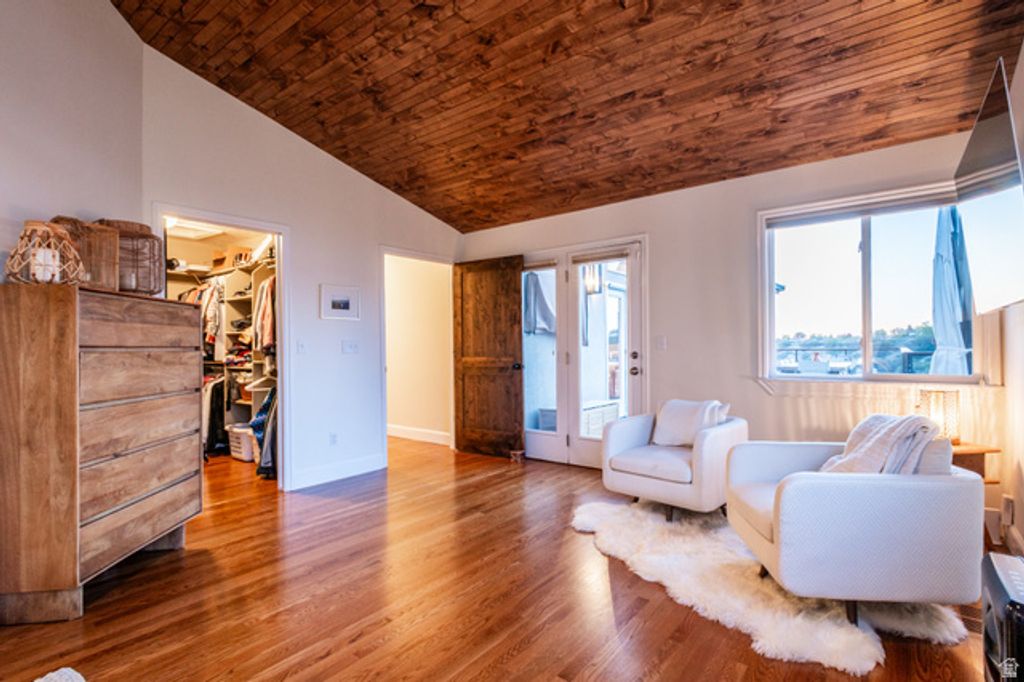 Image 16 of property listing at 10721 S DIMPLE DELL DR, Sandy, UT 84092