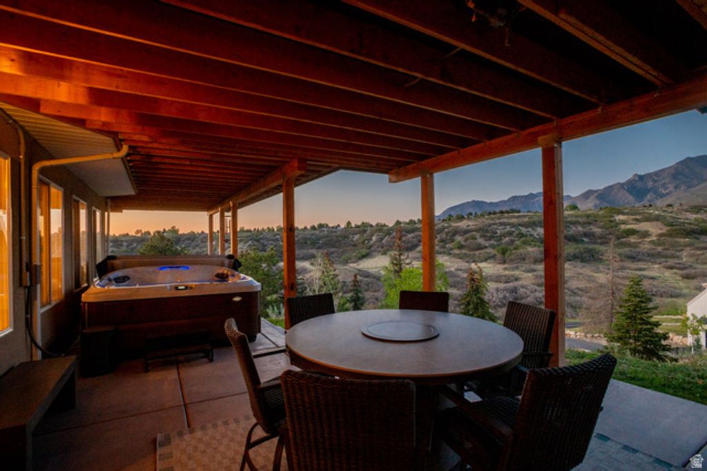 Image 39 of property listing at 10721 S DIMPLE DELL DR, Sandy, UT 84092