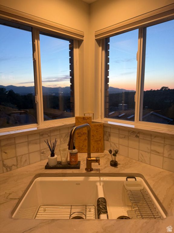 Image 40 of property listing at 10721 S DIMPLE DELL DR, Sandy, UT 84092